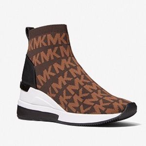 Michael Kors Skyler Logo Chocolate Stretch Knit Sock size 8.5